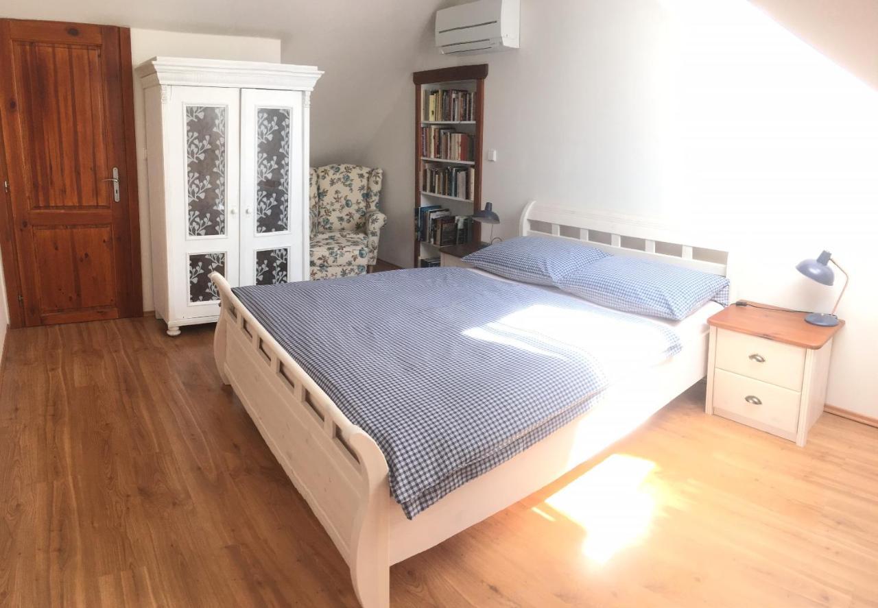 Penzion Primase Dolni Vestonice Buitenkant foto
