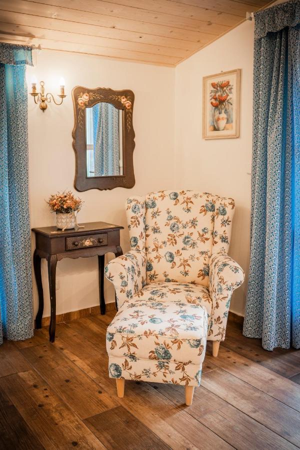 Penzion Primase Dolni Vestonice Buitenkant foto