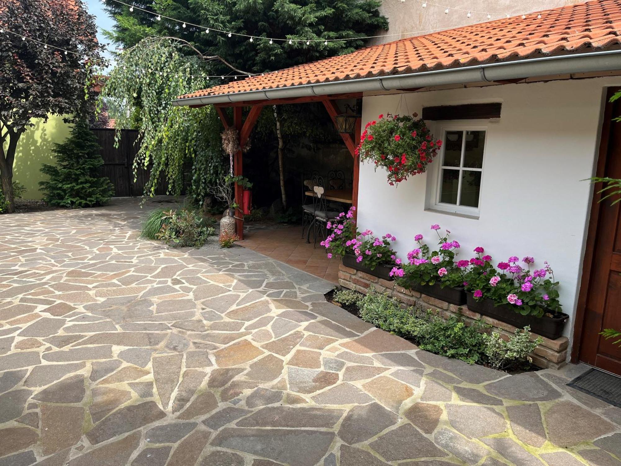 Penzion Primase Dolni Vestonice Buitenkant foto