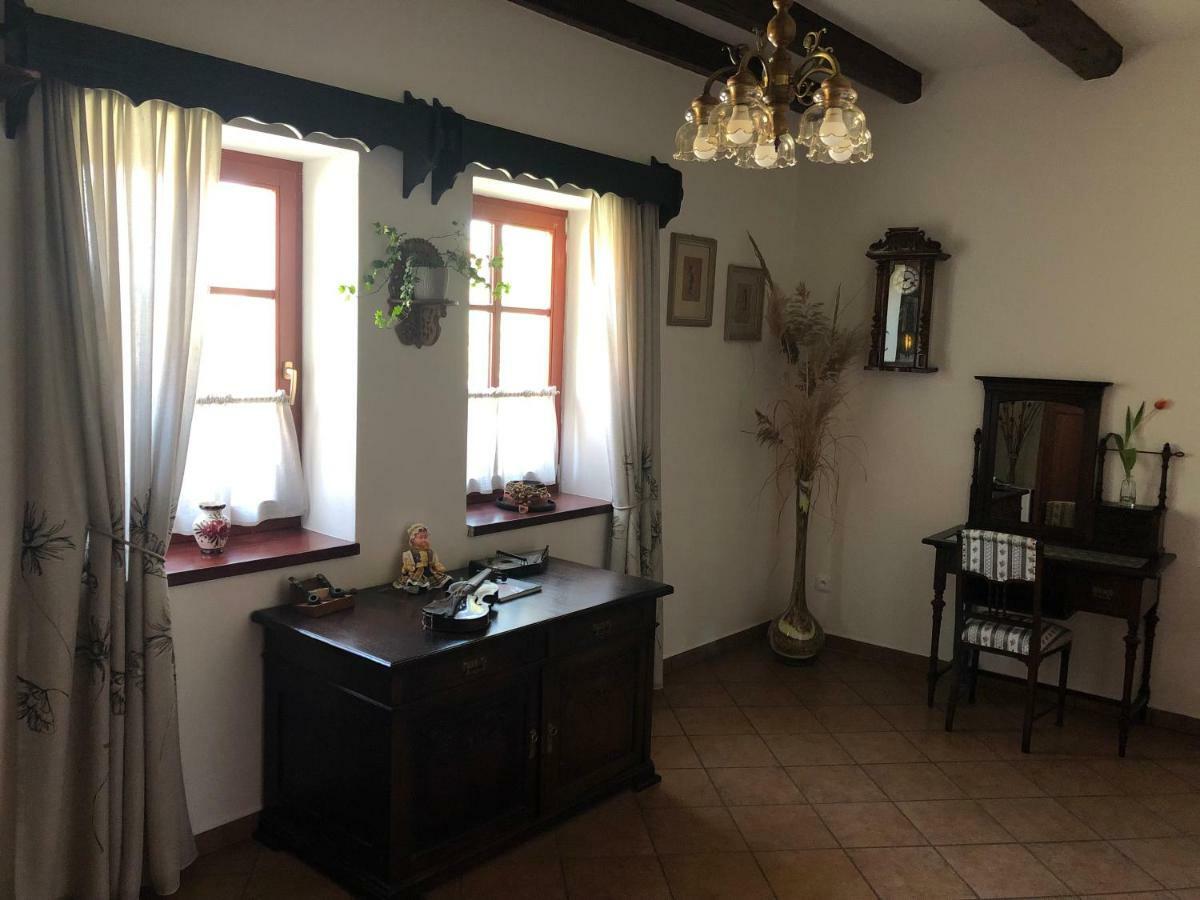 Penzion Primase Dolni Vestonice Buitenkant foto